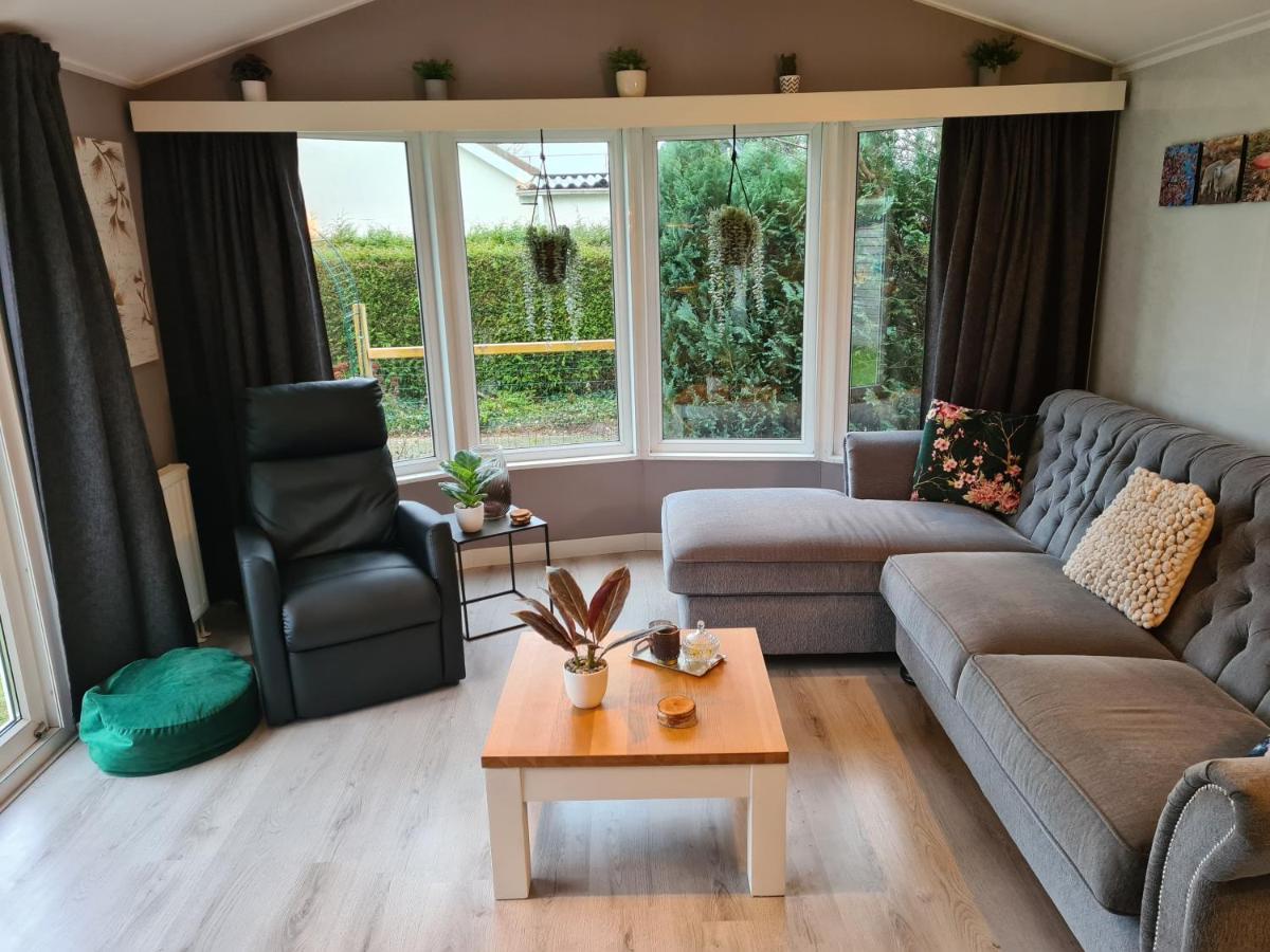 Relax Huisje Is Een Luxe Huisje Met Een Vaatwasser En Zeer Snel Wifi 5G En Is Voorzien Van Een Nieuwe Badkamer En Keuken Met Een Omheinde Tuin Met Een Eigen Parkeerplaats Villa Putten Eksteriør bilde